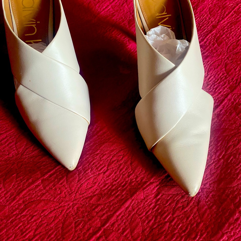 6.5 Calvin Klein 3.5” mule heels, cream colored, super comfy